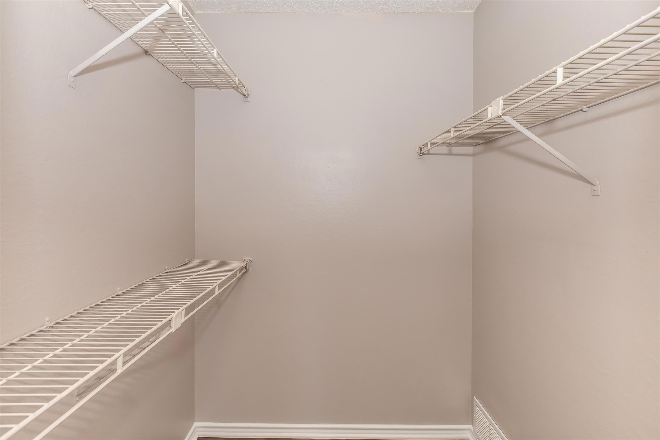 8301 Boat Club Road, Unit 1322 Fort Worth, TX 76179 - Photo 7 of 45 a bathroom with a shower