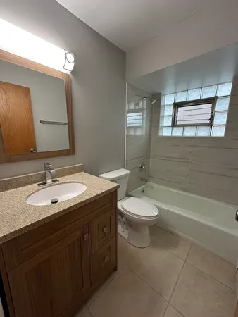 $1,550 | 6334 West 65th Street, Unit 2N, Chicago, IL 60638