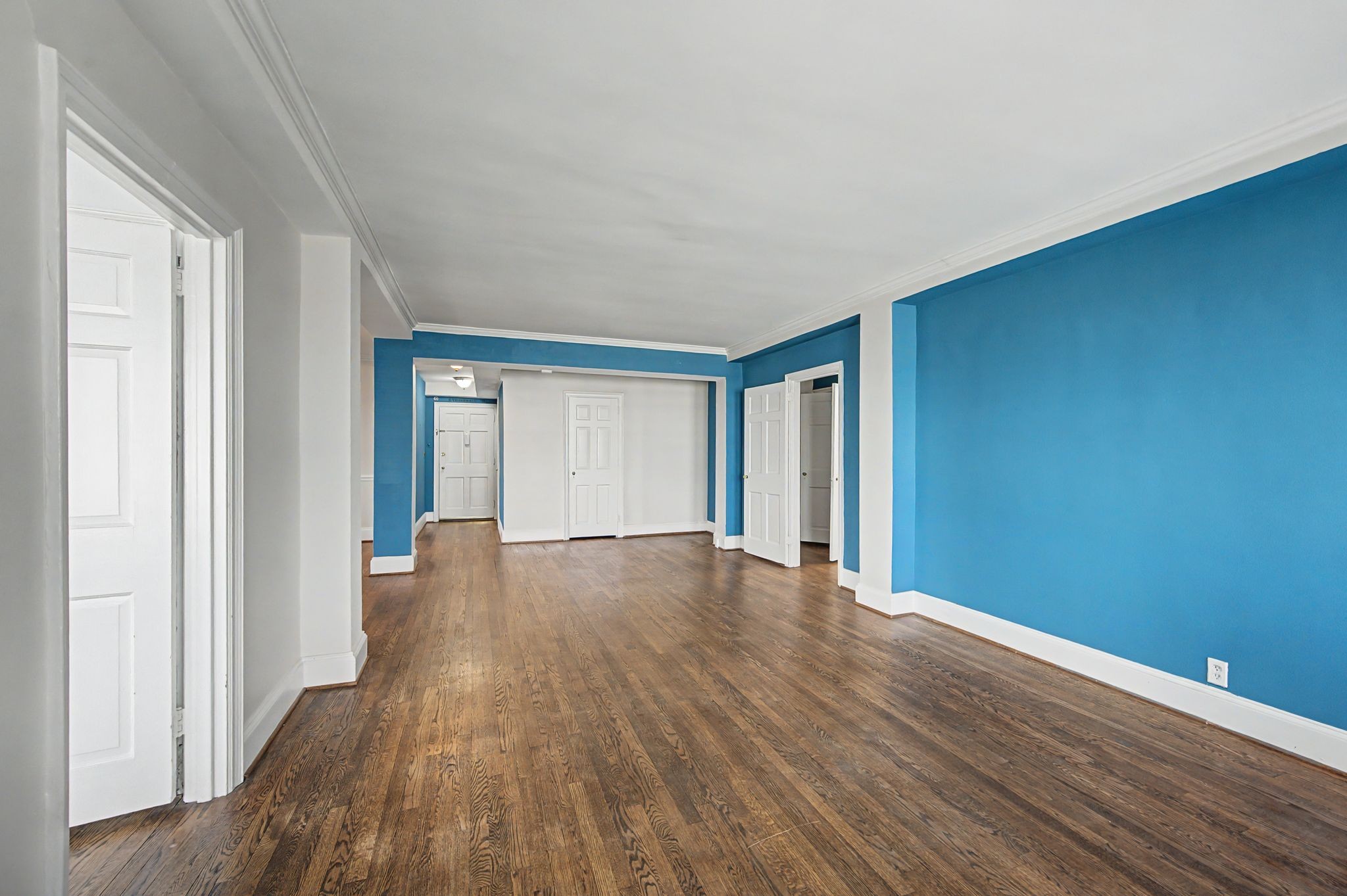 4225 Harding Pike, Unit 603 Nashville, TN 37205 - Photo 16 of 59 a view of an empty room with wooden floor and a window