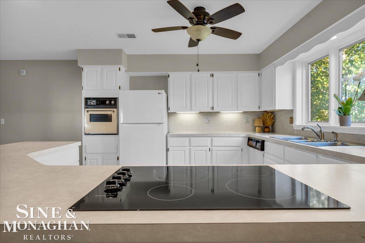 4951 North Lakeshore Road Lexington, MI 48450 - Photo 73 of 98 50189205-a76908ad-9c4c-41b0-a480-eff1f55c6568.JPG