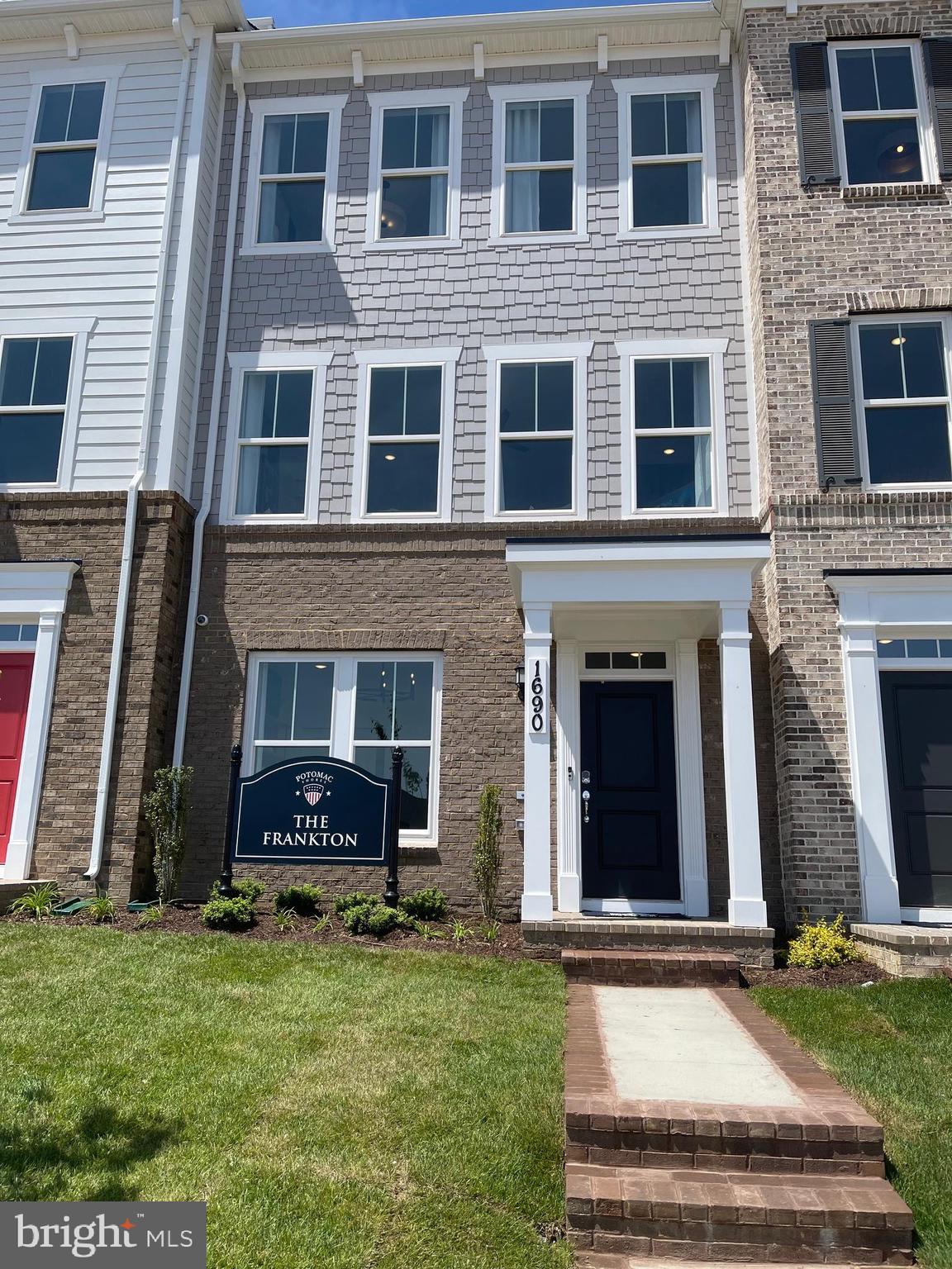 17322 Turnstone Drive Dumfries, VA 22026 - Photo 1 of 20 Model Home pictures for illustration purposes