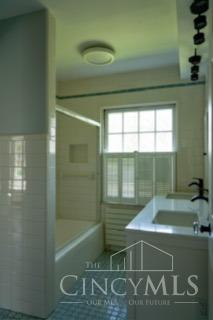 3833 Barker Road Cincinnati, OH 45229 - Photo 6 of 62 Gallery Image 6