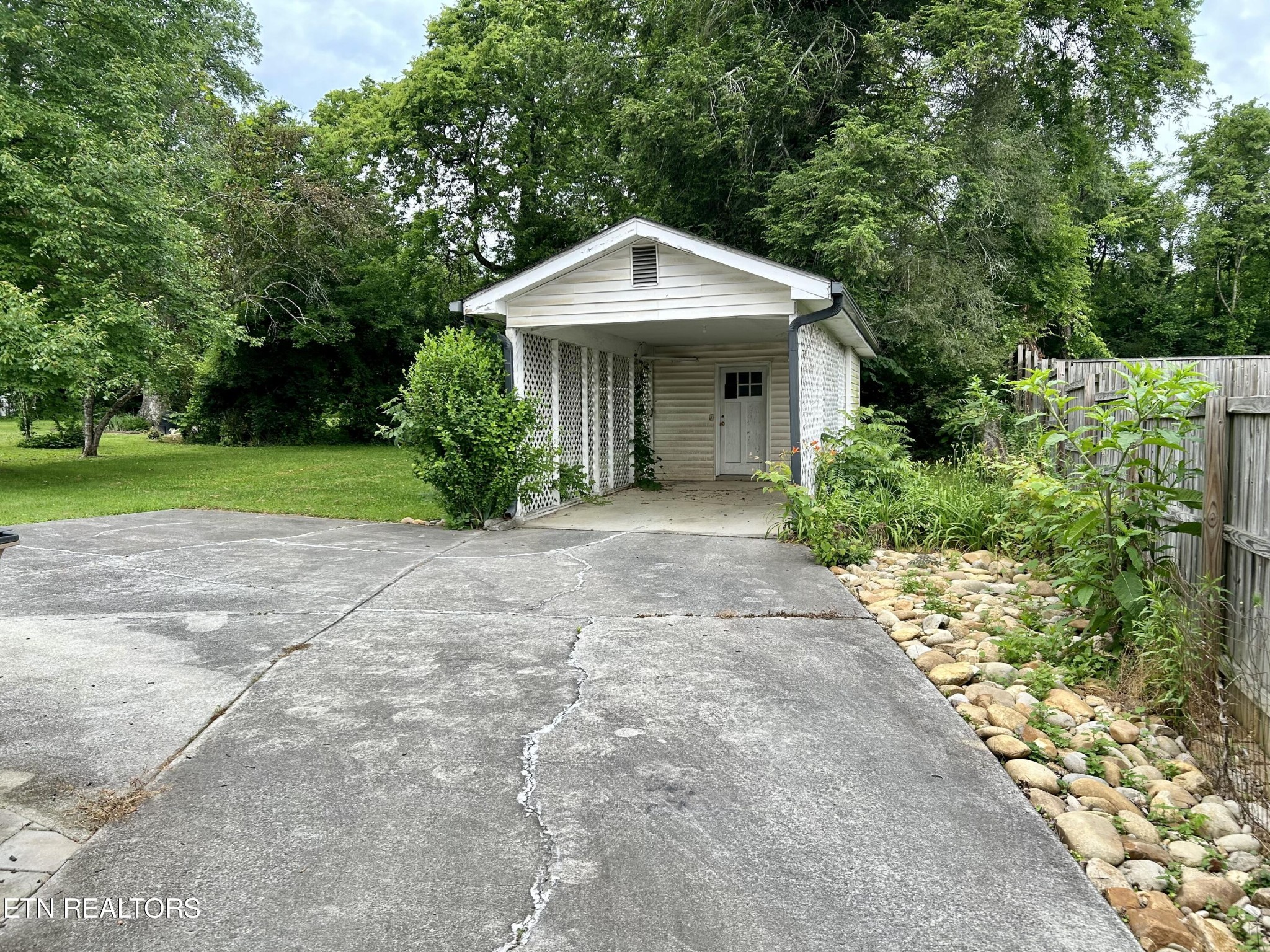 407 Hamilton Road Knoxville, TN 37920 - Photo 3 of 11 Gallery Image 3