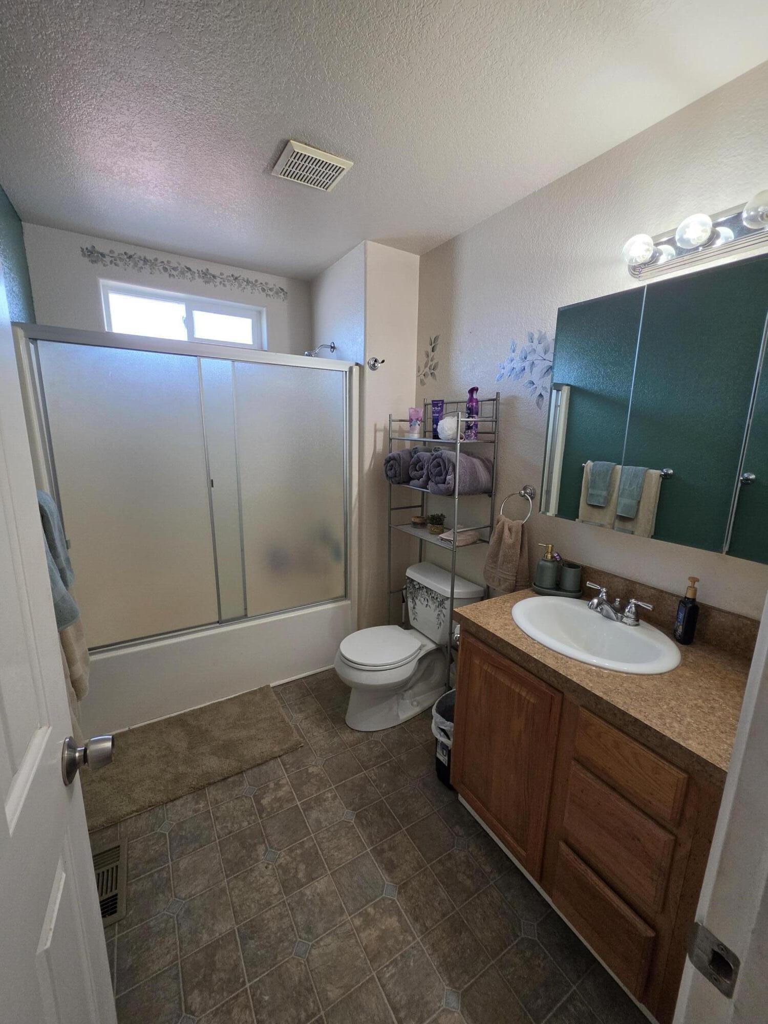 5556 State Street Klamath Falls, OR 97603 - Photo 7 of 25 20260321_103406