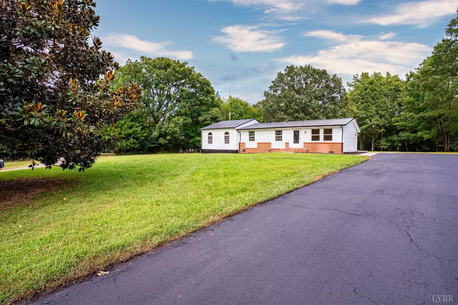 224 Eagle Road Amherst, VA 24521 - Photo 3 of 42 Gallery Image 3