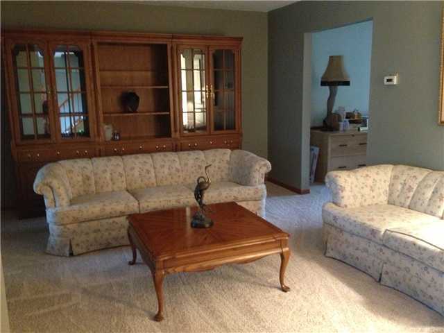 2852 Frazell Road Hilliard, OH 43026 - Photo 2 of 21
