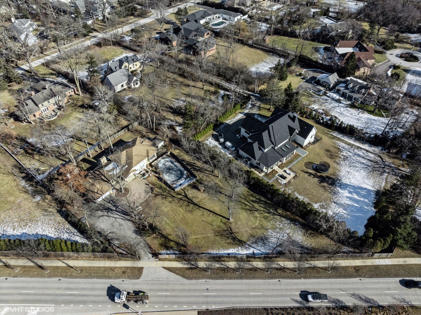 2185 New Willow Road Northfield, IL 60093 - Photo 15 of 24 an aerial view of residential houses with outdoor space