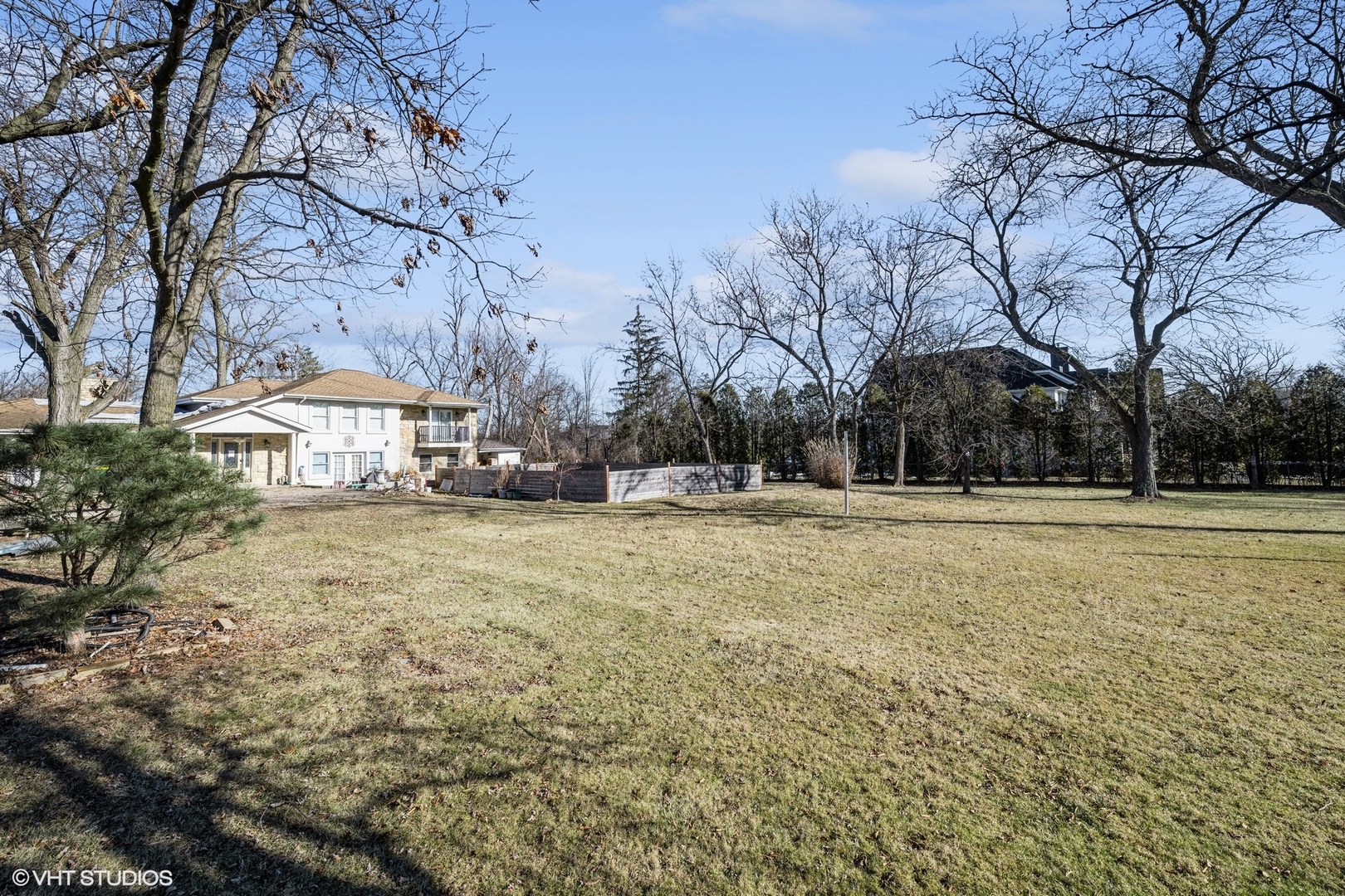 2185 New Willow Road Northfield, IL 60093 - Photo 3 of 24 a view of outdoor space yard and green space