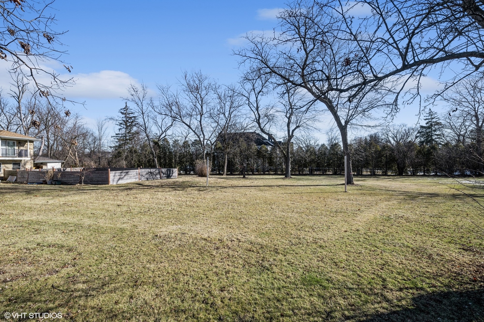 2185 New Willow Road Northfield, IL 60093 - Photo 5 of 24 a view of outdoor space with trees