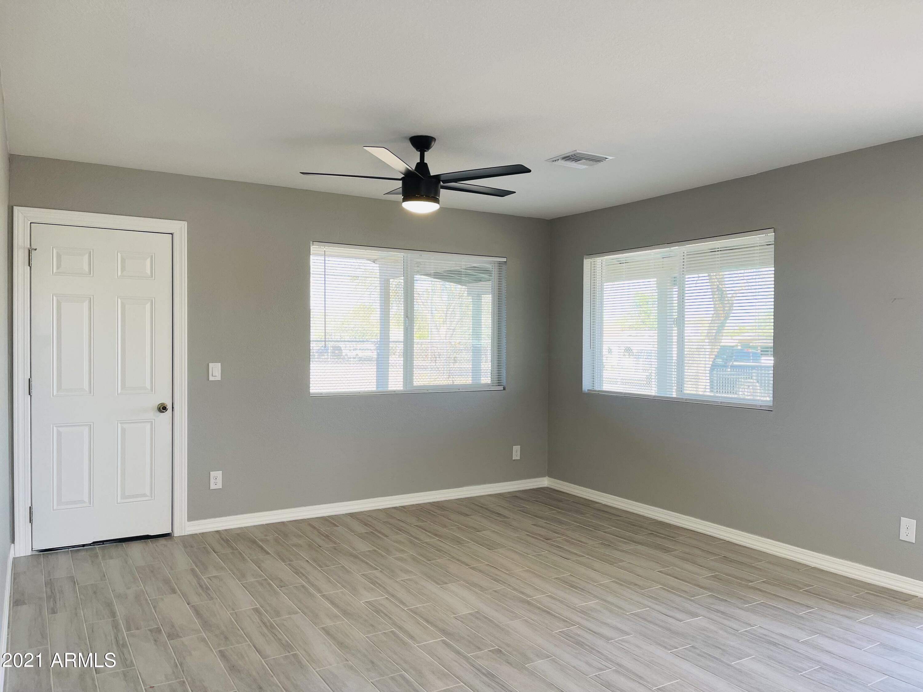 517 West Roeser Road Phoenix, AZ 85041 - Photo 5 of 30 IMG_E0891 (2)