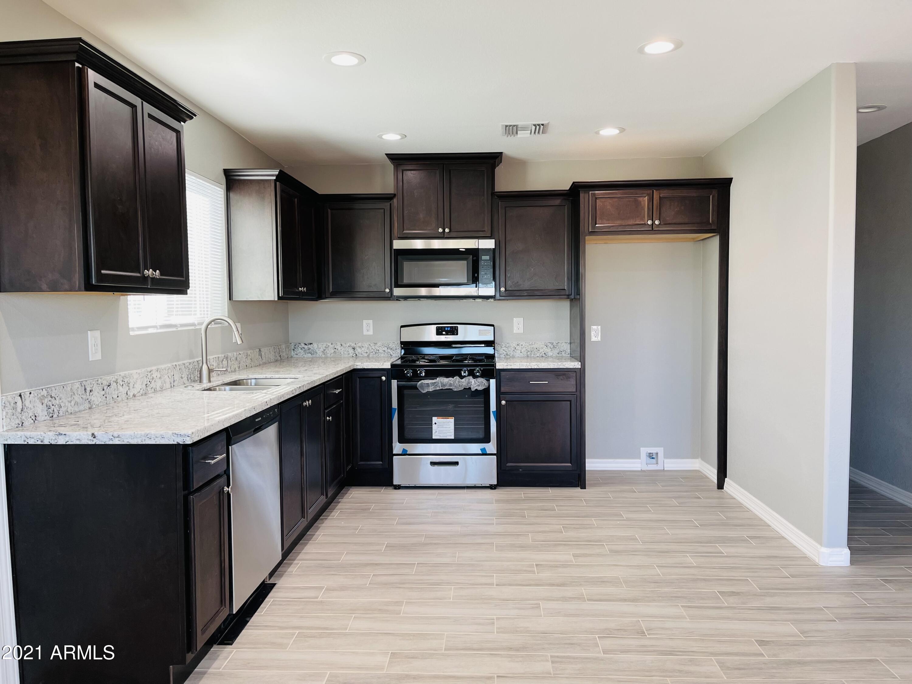 517 West Roeser Road Phoenix, AZ 85041 - Photo 10 of 30 IMG_E0889 (2)