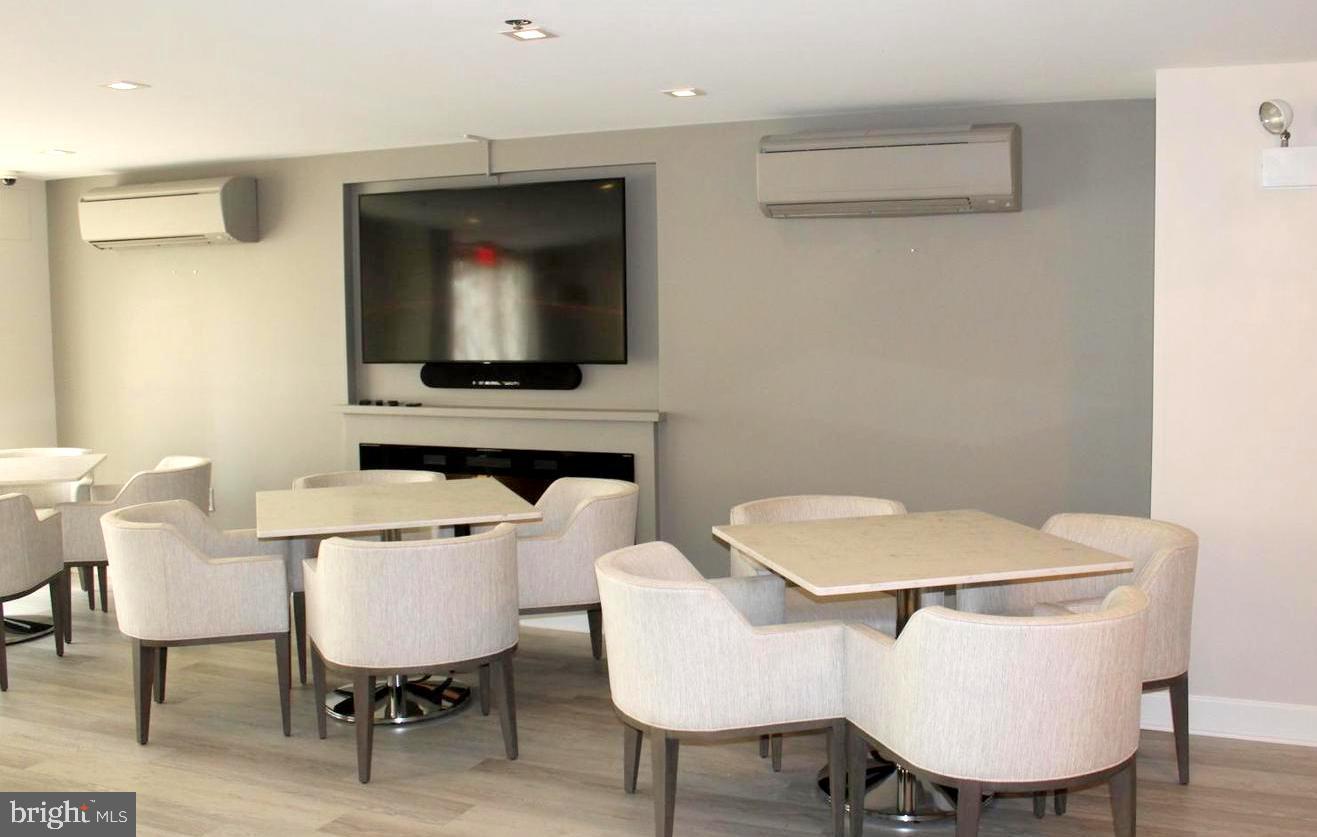 1600 Hagys Ford Road, Unit 7R Penn Valley, PA 19072 - Photo 24 of 30 Social Room