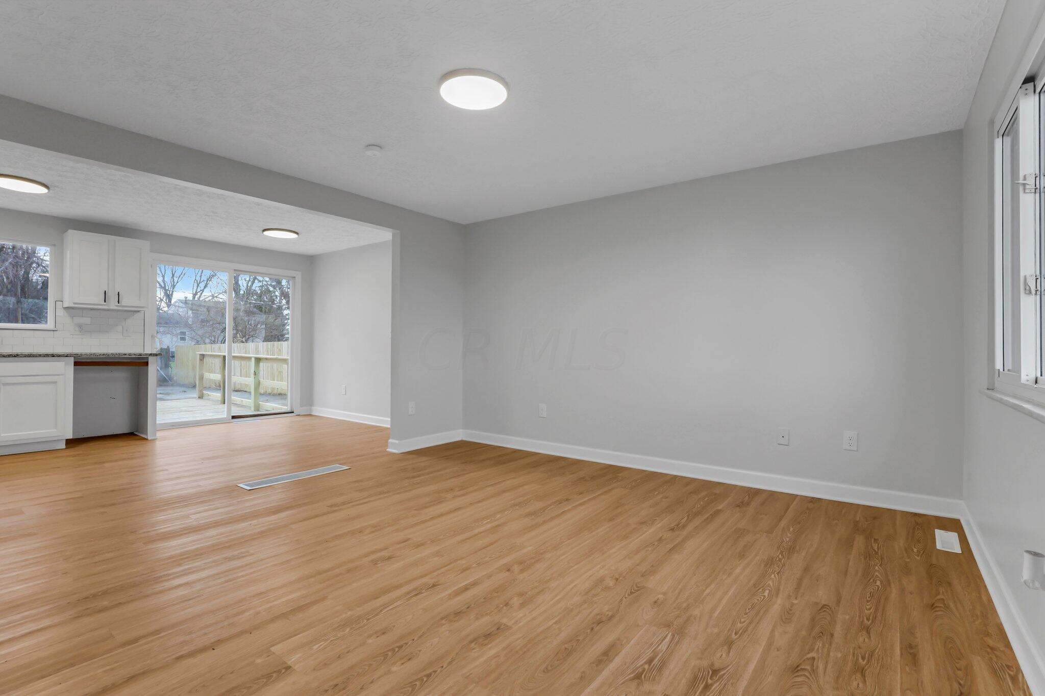 3628 Arnsby Road Columbus, OH 43232 - Photo 9 of 41 20-web-or-mls-0N4A6060
