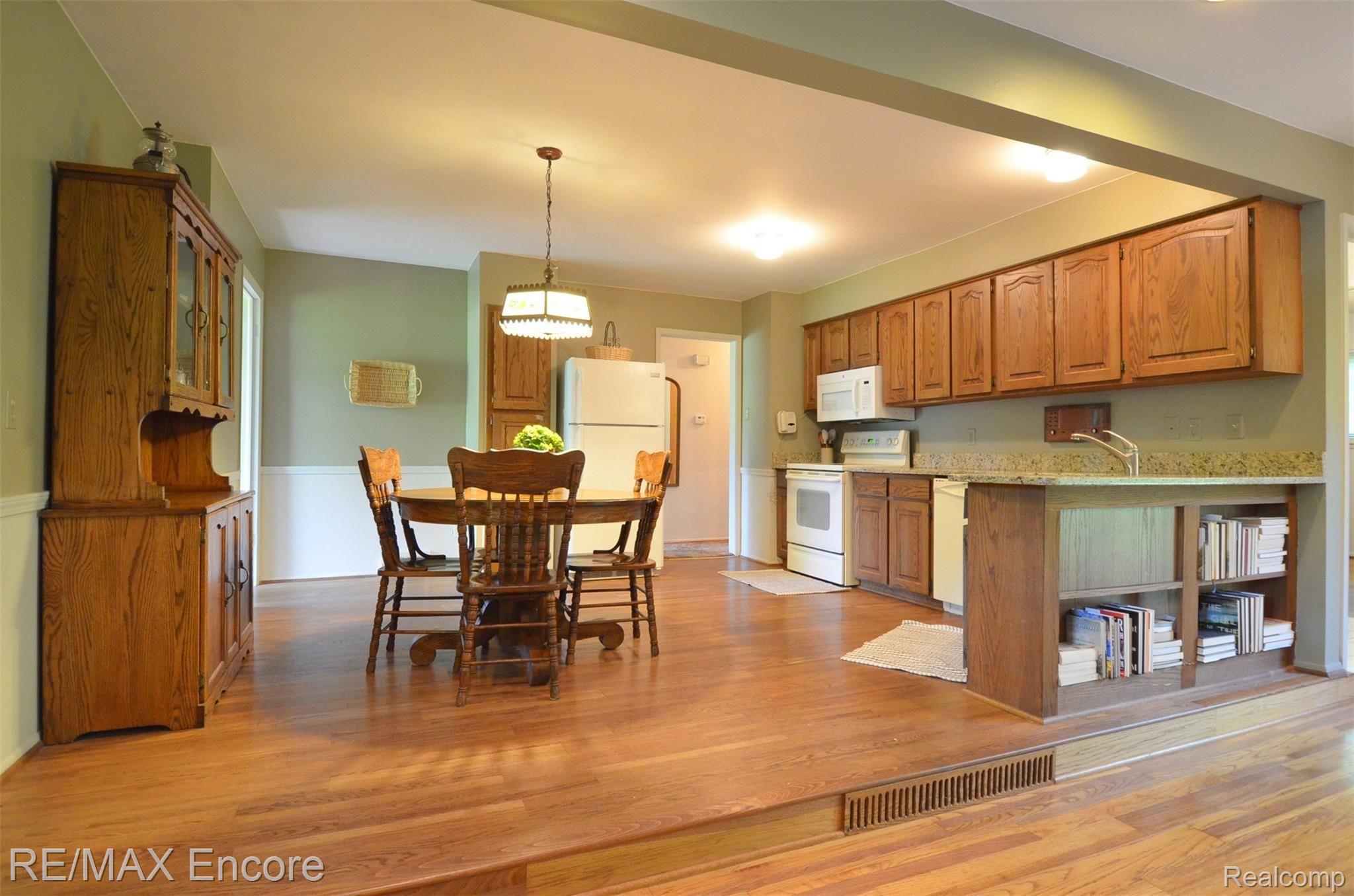 6330 Waldon Road Clarkston, MI 48346 - Photo 30 of 56 DSC_0071.JPG