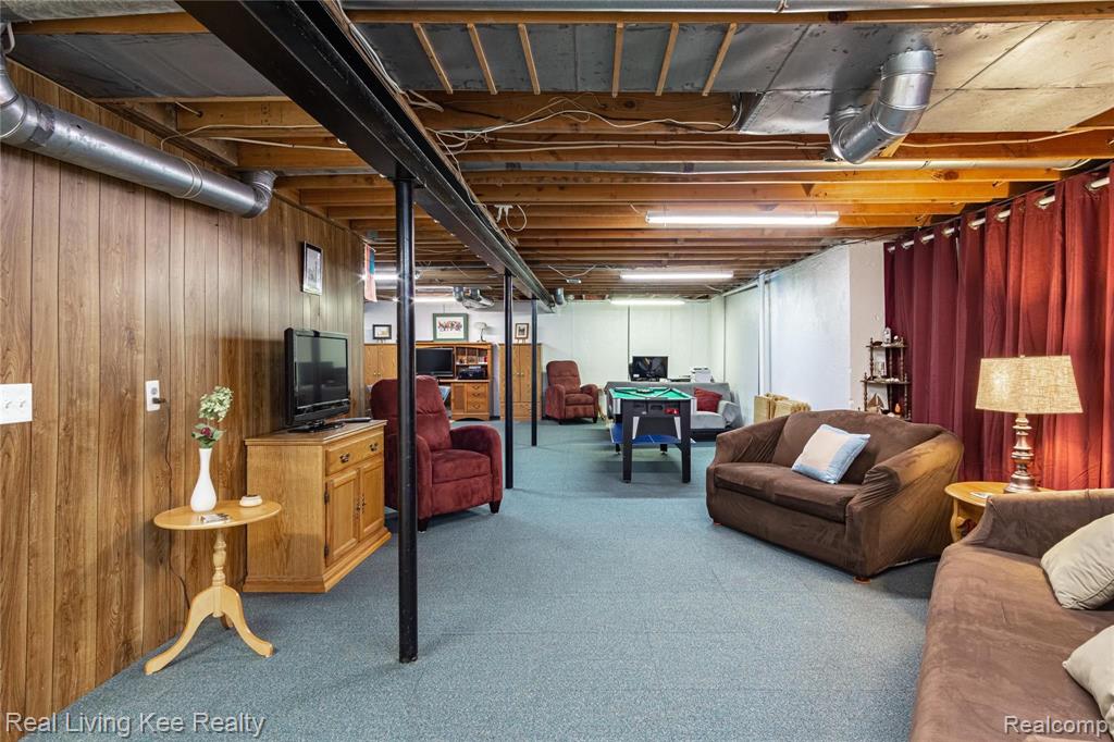 2160 Warrington Road Rochester Hills, MI 48307 - Photo 47 of 55