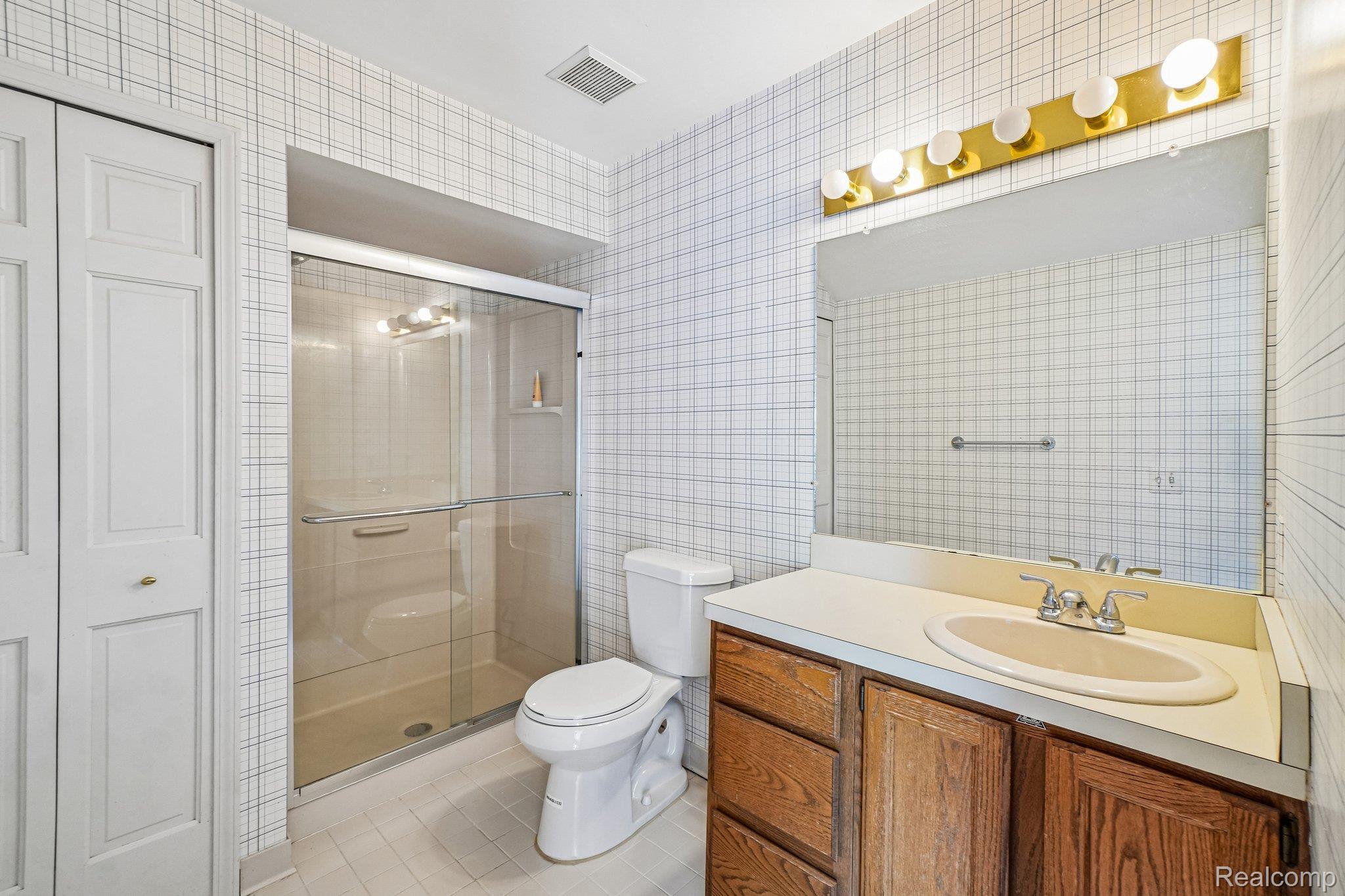 4523 Rivers Edge Drive Troy, MI 48098 - Photo 39 of 66 39-web-or-mls-Rivers Edge Dr-S0306-039.jpg
