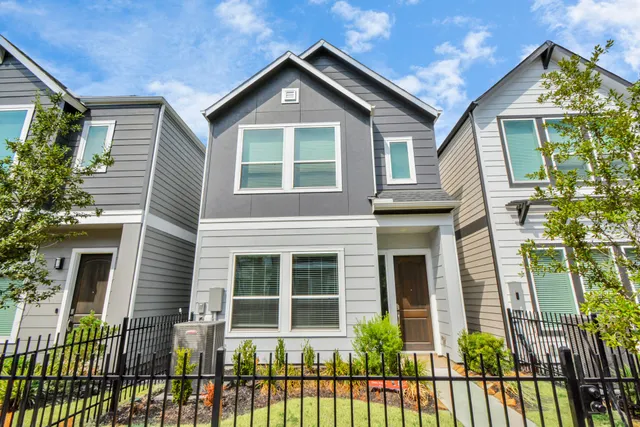 $2,600 | 746 Strawberry Pines Court, Houston, TX 77009