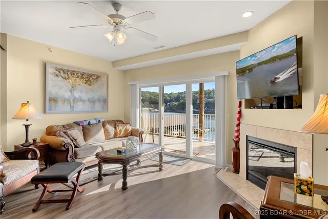 $345,000 | 166 Oak Harbor Drive, Unit 2A, Camdenton, MO 65020