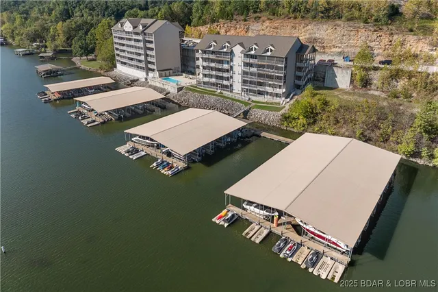 $345,000 | 166 Oak Harbor Drive, Unit 2A, Camdenton, MO 65020