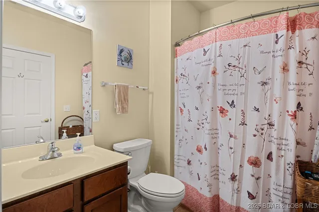 $345,000 | 166 Oak Harbor Drive, Unit 2A, Camdenton, MO 65020