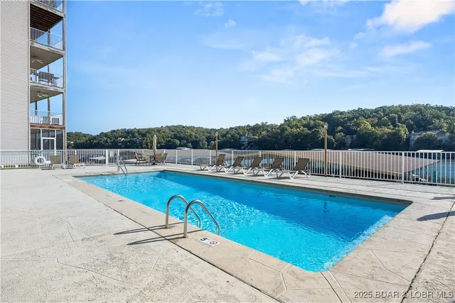 $345,000 | 166 Oak Harbor Drive, Unit 2A, Camdenton, MO 65020