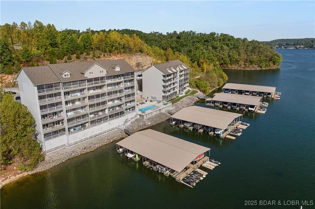 $345,000 | 166 Oak Harbor Drive, Unit 2A, Camdenton, MO 65020