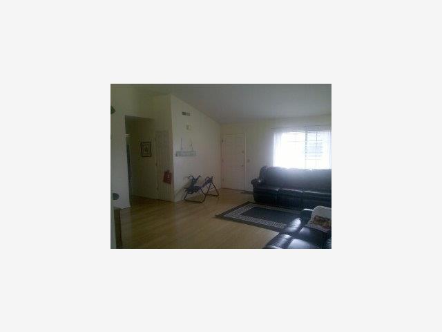 17 Easton Road Watsonville, CA 95076 - Photo 3 of 4 Gallery Image 3