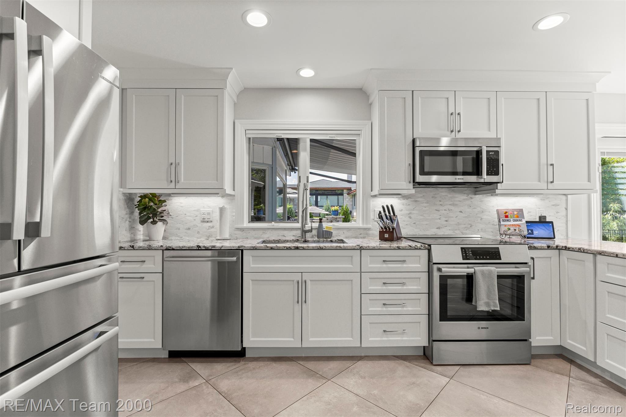 137 North Brady Road Dearborn, MI 48124 - Photo 17 of 72 17.jpg
