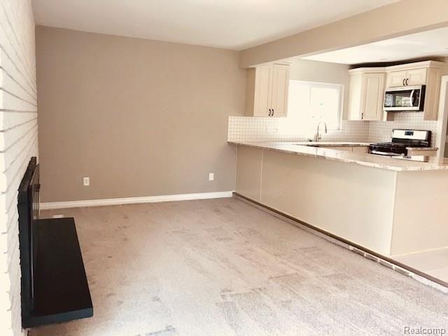 17259 West 13 Mile Road Southfield, MI 48076 - Photo 5 of 23 FAMILY ROOM