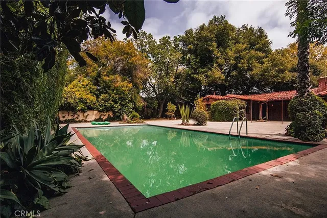 $2,095,000 | 4405 Carpenter Avenue, Studio City, CA 91607