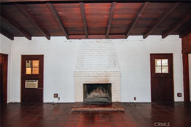 $2,095,000 | 4405 Carpenter Avenue, Studio City, CA 91607