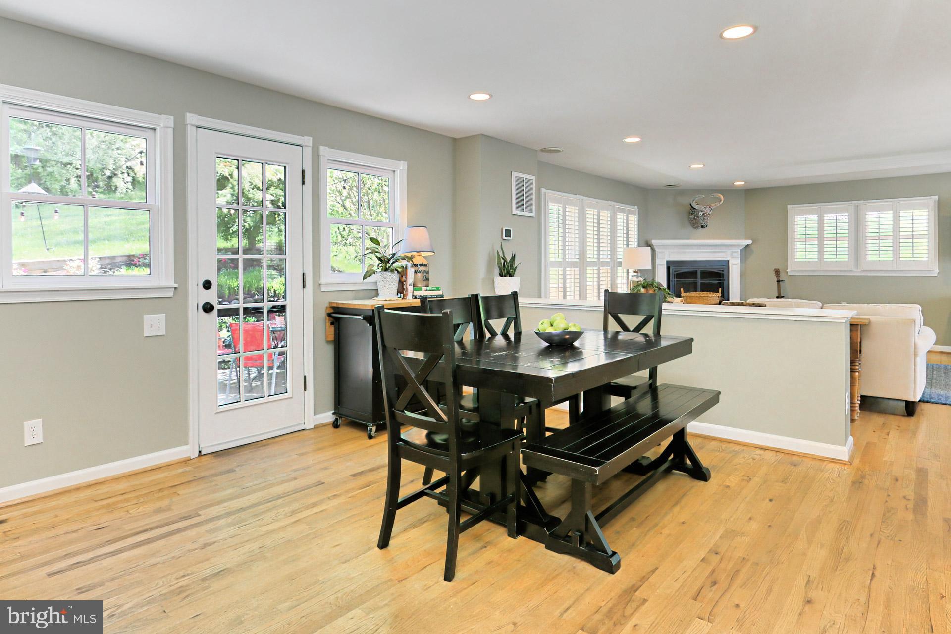 12635 Chapel Road Clifton, VA 20124 - Photo 16 of 62 Sunny Breakfast Room