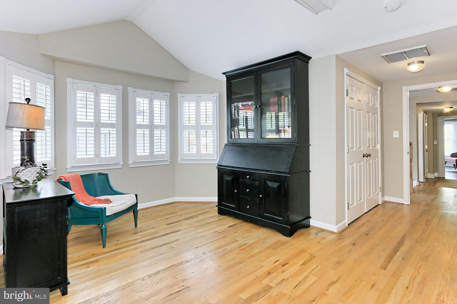 12635 Chapel Road Clifton, VA 20124 - Photo 25 of 62 Owner's Suite - Sitting Area or Office Nook