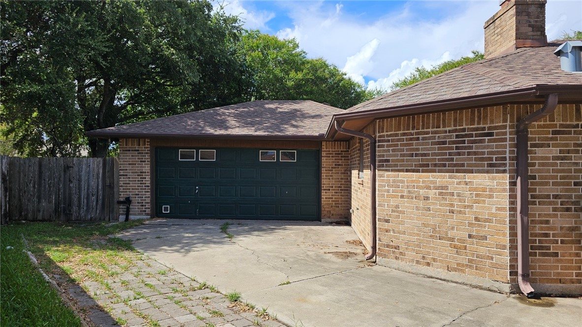 903 Summit Circle Portland, TX 78374 - Photo 7 of 23 a front view of a house