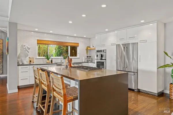 $2,500,000 | 10936 Eastside Road, Healdsburg, CA 95448