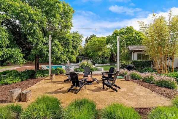 $2,500,000 | 10936 Eastside Road, Healdsburg, CA 95448