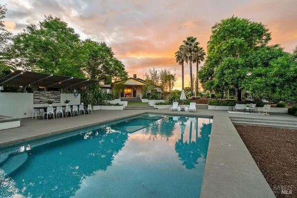 $2,500,000 | 10936 Eastside Road, Healdsburg, CA 95448