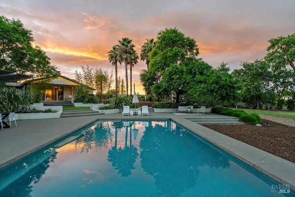 $2,500,000 | 10936 Eastside Road, Healdsburg, CA 95448