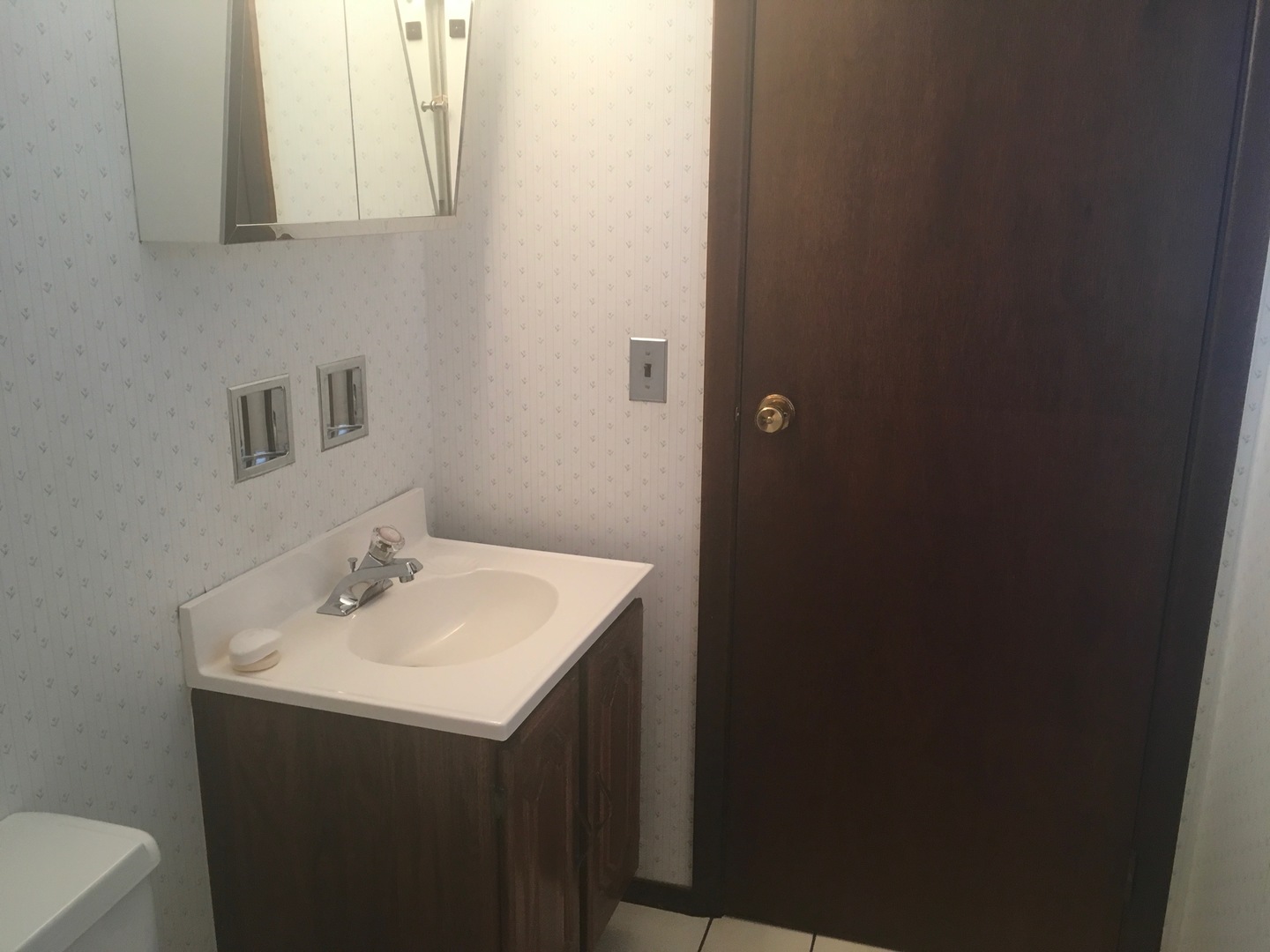 956 North Mill Road Addison, IL 60101 - Photo 11 of 24