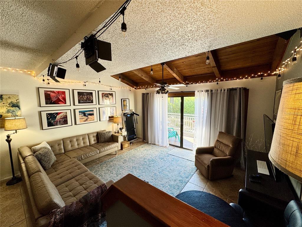 324 Windrush Boulevard, Unit 8 Indian Rocks Beach, FL 33785 - Photo 10 of 29 Gallery Image 10