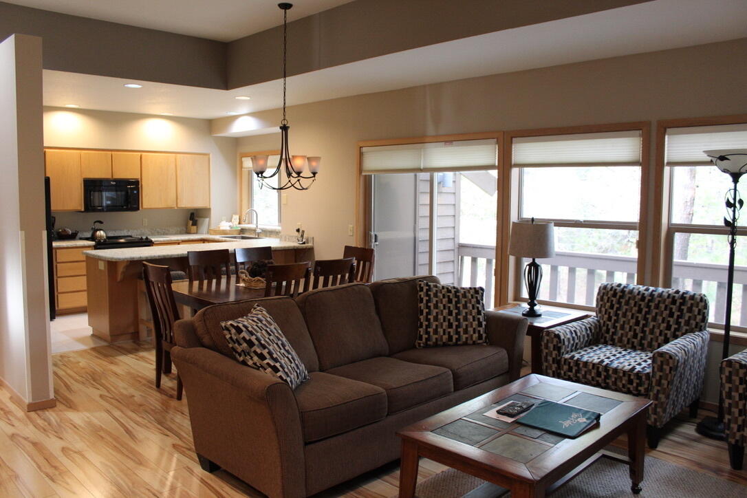 57407-44d2 Beaver Ridge Loop Sunriver, OR 97707 - Photo 5 of 21 8-R44-lvrm