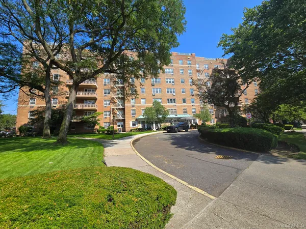 $449,000 | 151-35 84th Street, Unit 4M | Lindenwood