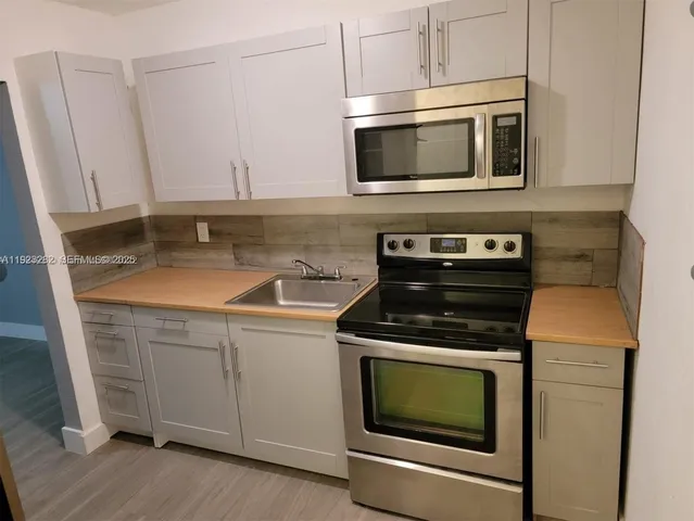 $985 | 2530 Northwest 17th Street, Fort Lauderdale, FL 33311