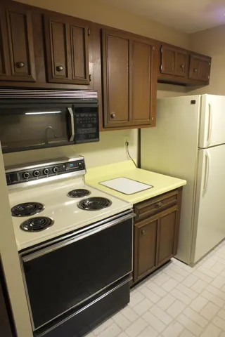 $79,900 | 4215 North 100th Street, Unit 141, Milwaukee, WI 53222