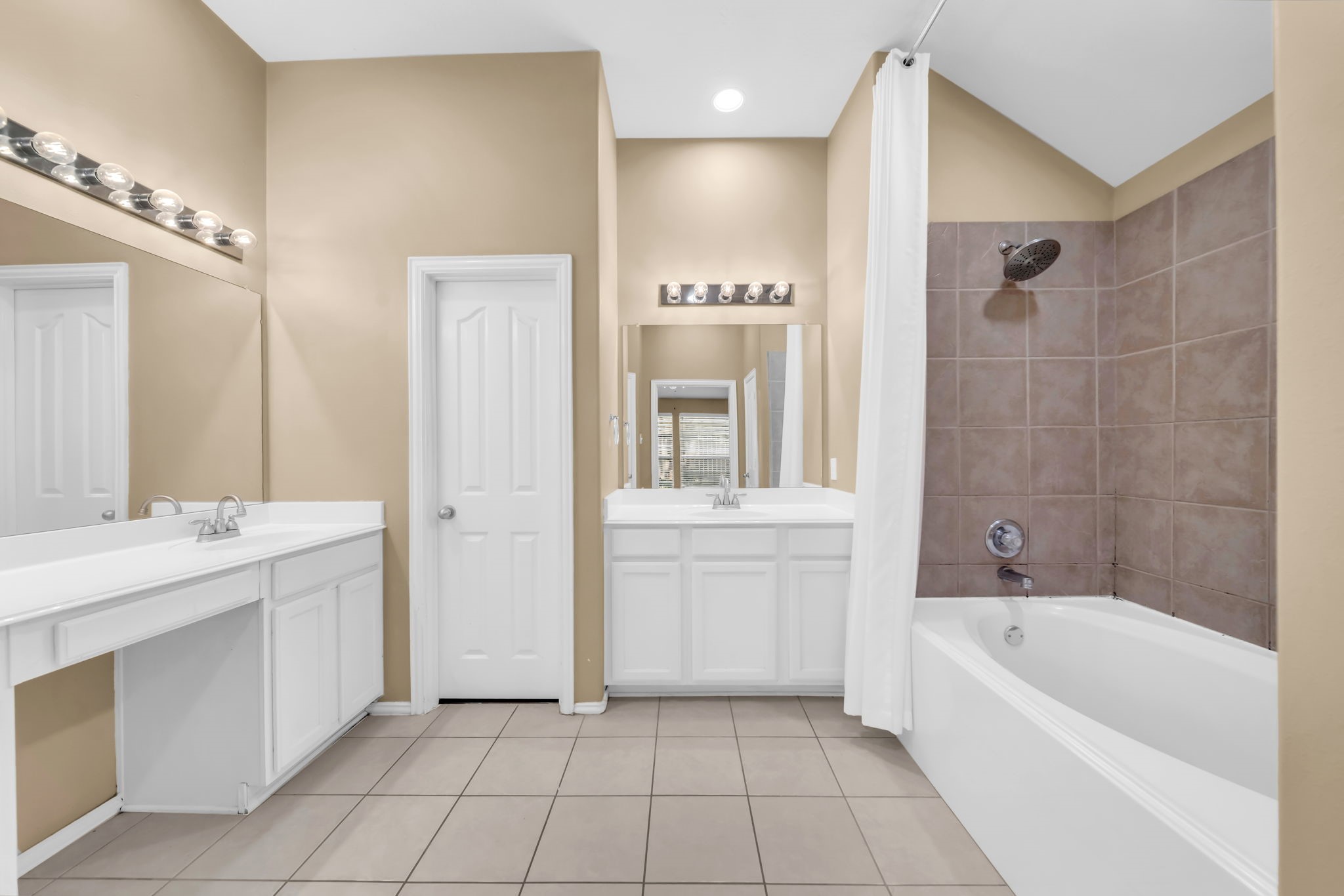 13823 Cane Valley Court Houston, TX 77044 - Photo 14 of 24