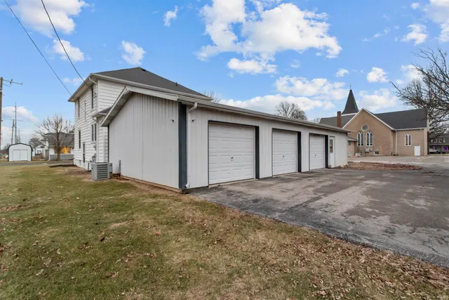 $450,000 | 1007 South Michigan Street, Burlington, IN 46915