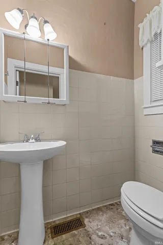 $450,000 | 1007 South Michigan Street, Burlington, IN 46915