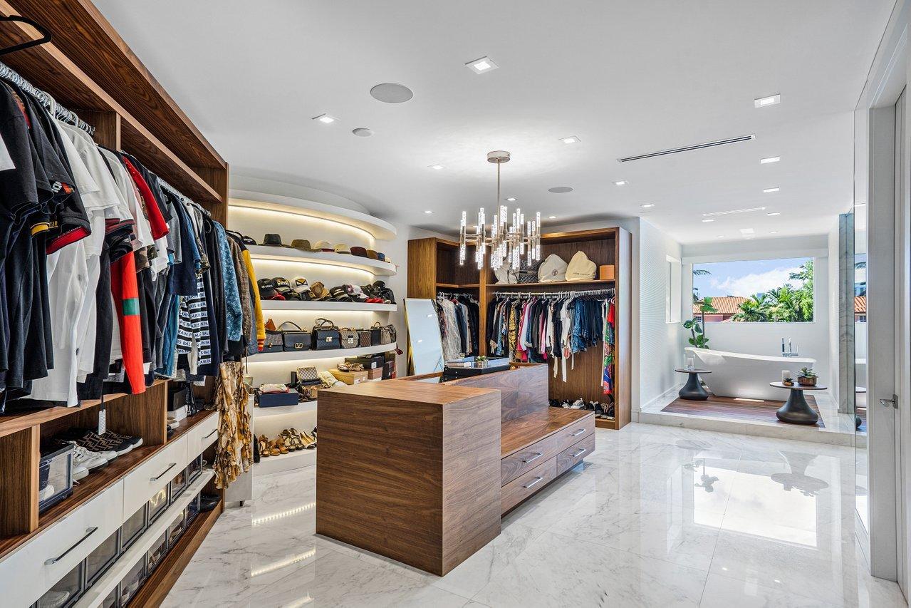 667 Ocean Boulevard North Miami Beach, FL 33160 - Photo 18 of 91 048-667OceanBoulevard-GoldenBeach-FL-331