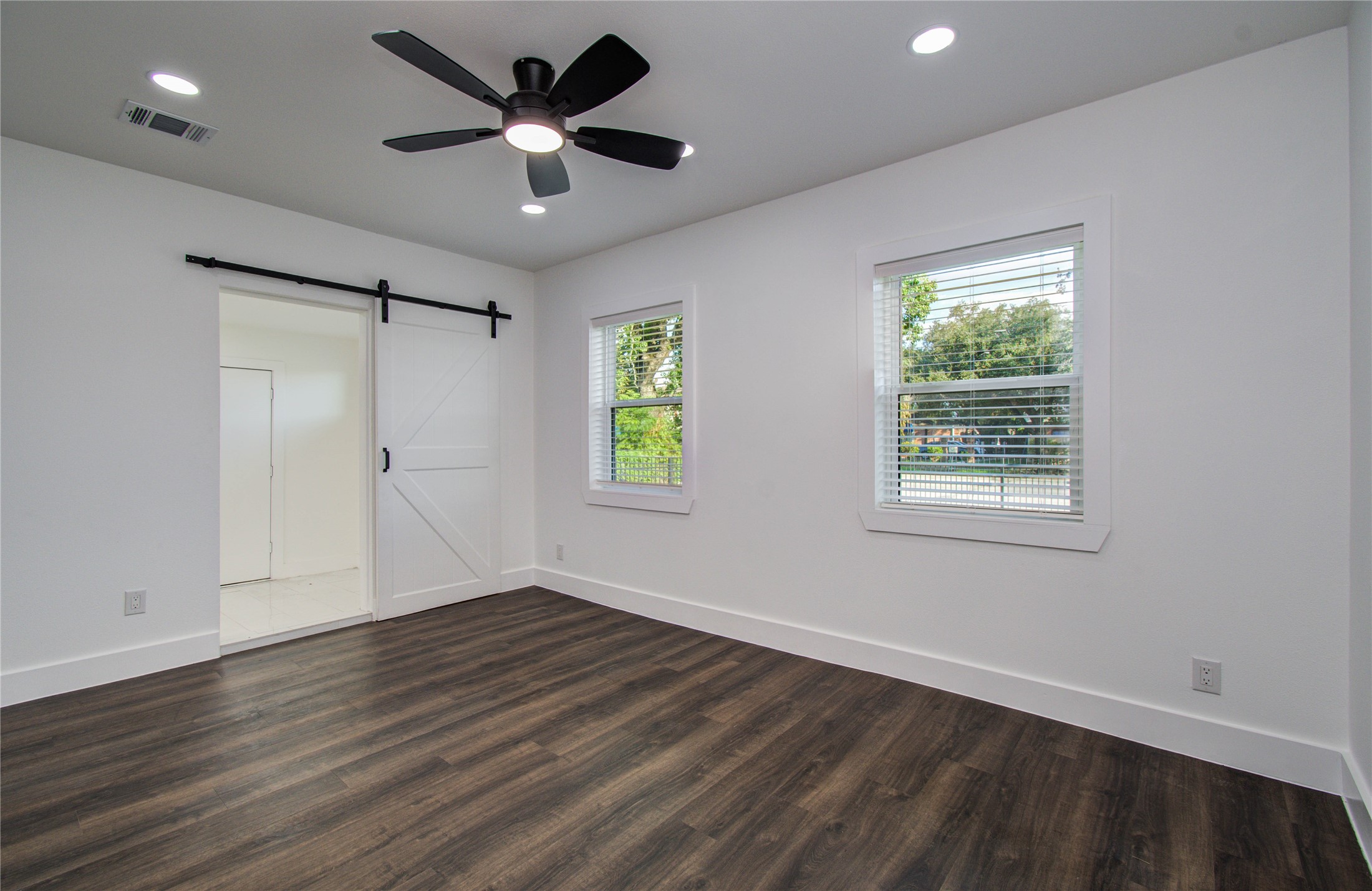 7530 Park Pl Boulevard Houston, TX 77087 - Photo 10 of 38