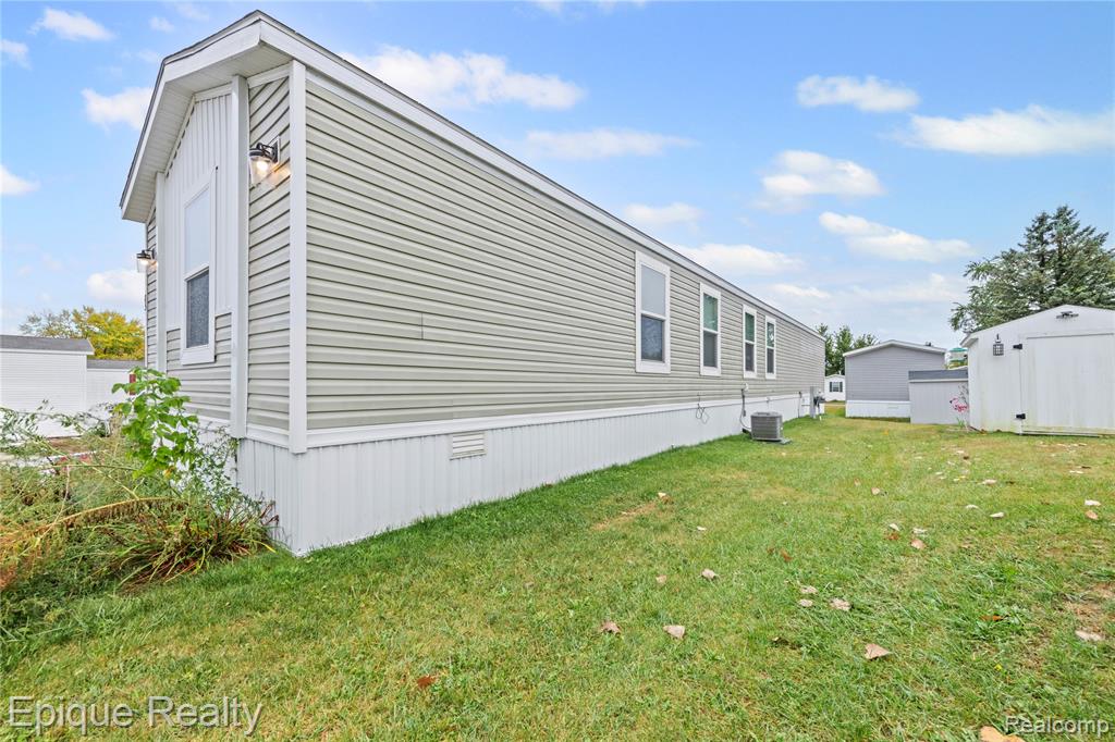 83 Elm Highland, MI 48357 - Photo 6 of 27